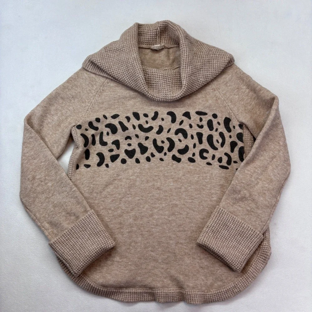 Hem‎ & Thread Cowl Neck Leopard Print Sweater Size Large Tan Beige Knit Pullover